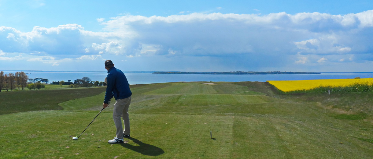 Golf i Skåne - Landskrona Golfklubb - Utslag från Hildesborg 11:e tee