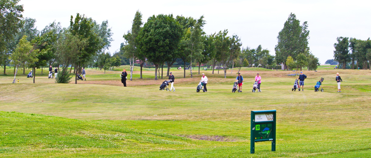 Golf i Skåne - Bedinge Golfklubb - På väg mot greenen